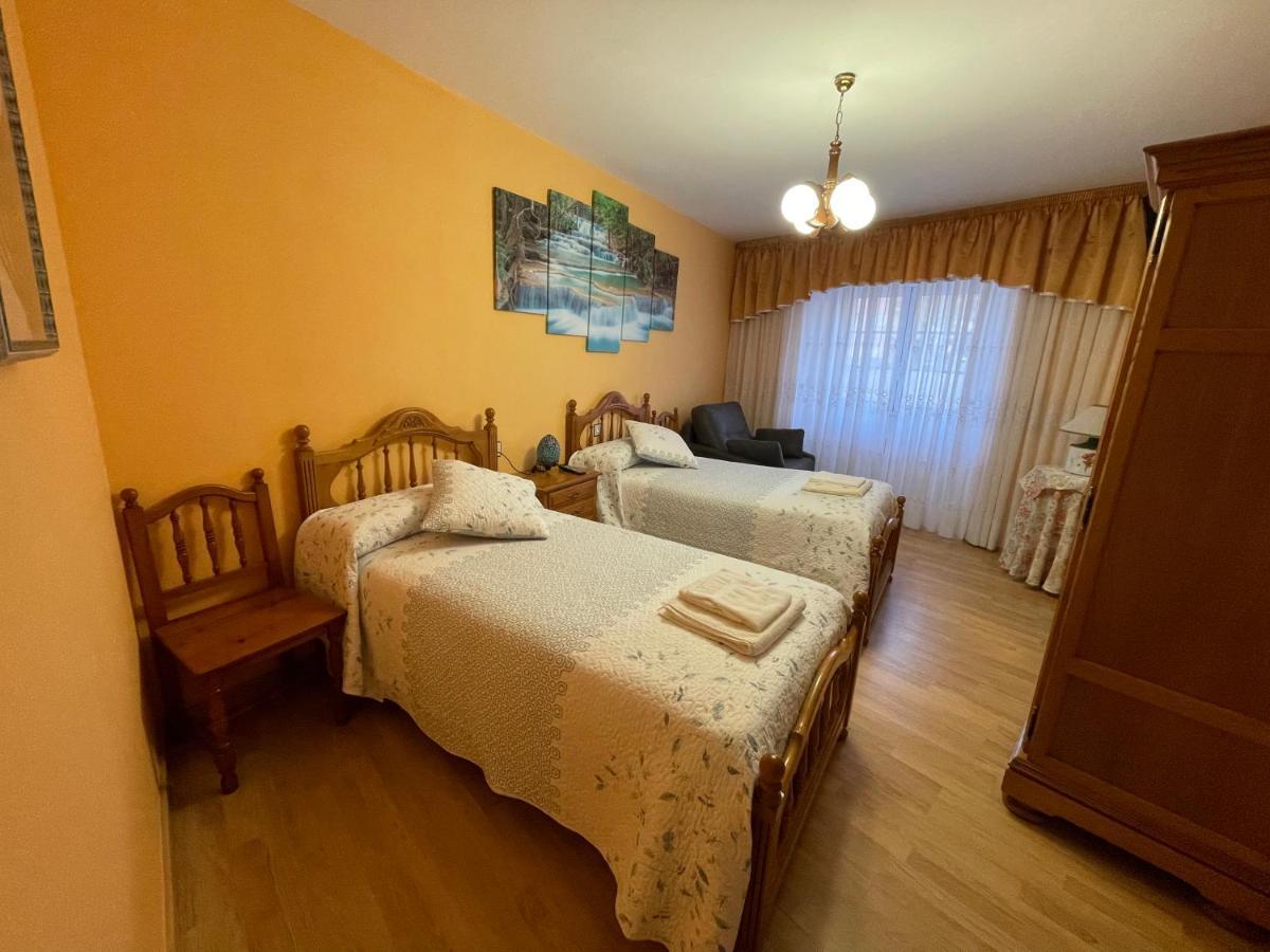 Habitaciones A Casa De Pepe Триакастела Екстериор снимка